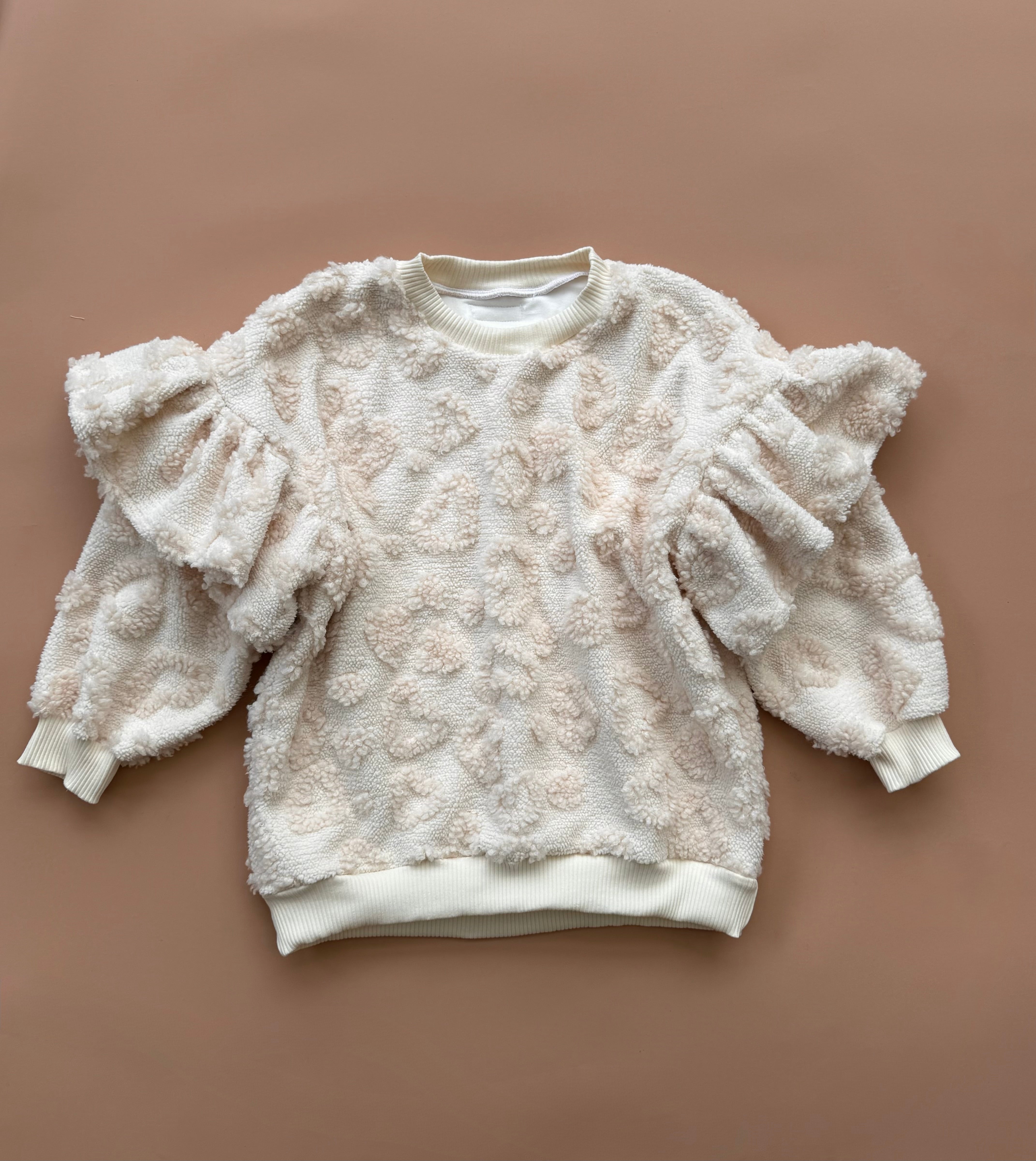 Oversized Frillie Pullover - Cream Hearts (Lined)