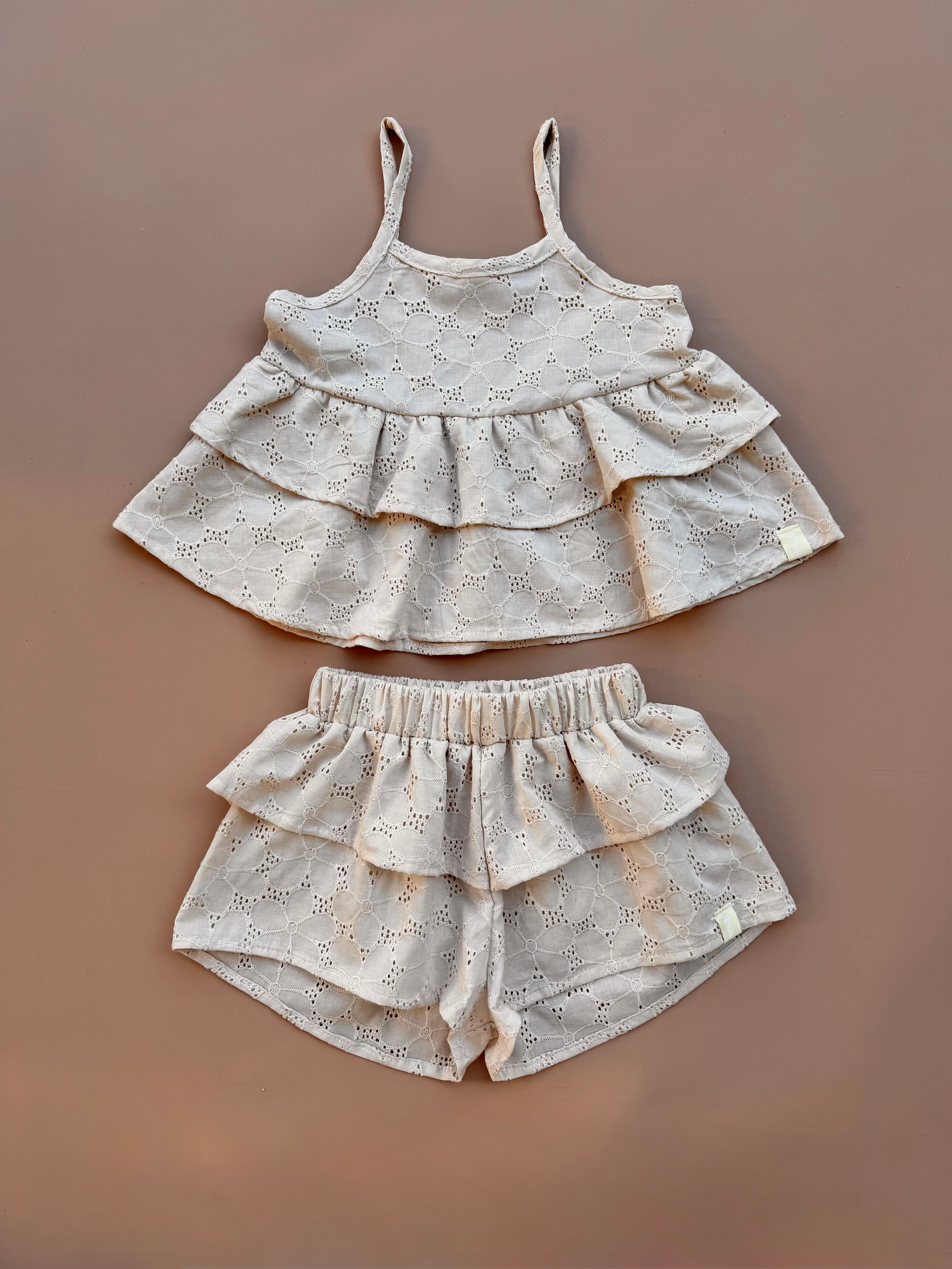 Kendall Shorts - Beige Broderie