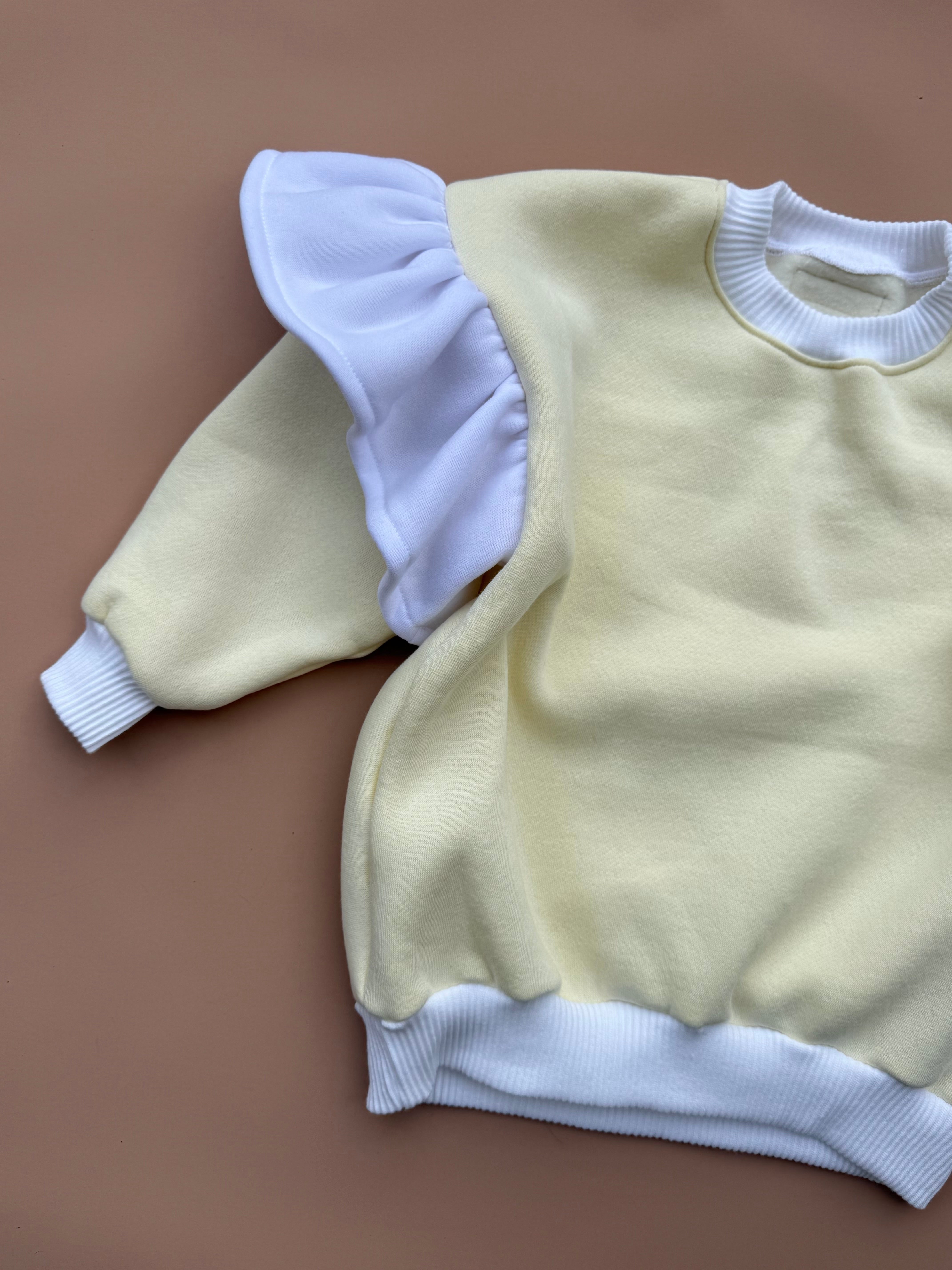 Oversized Frillie Pullover - Lemon & White