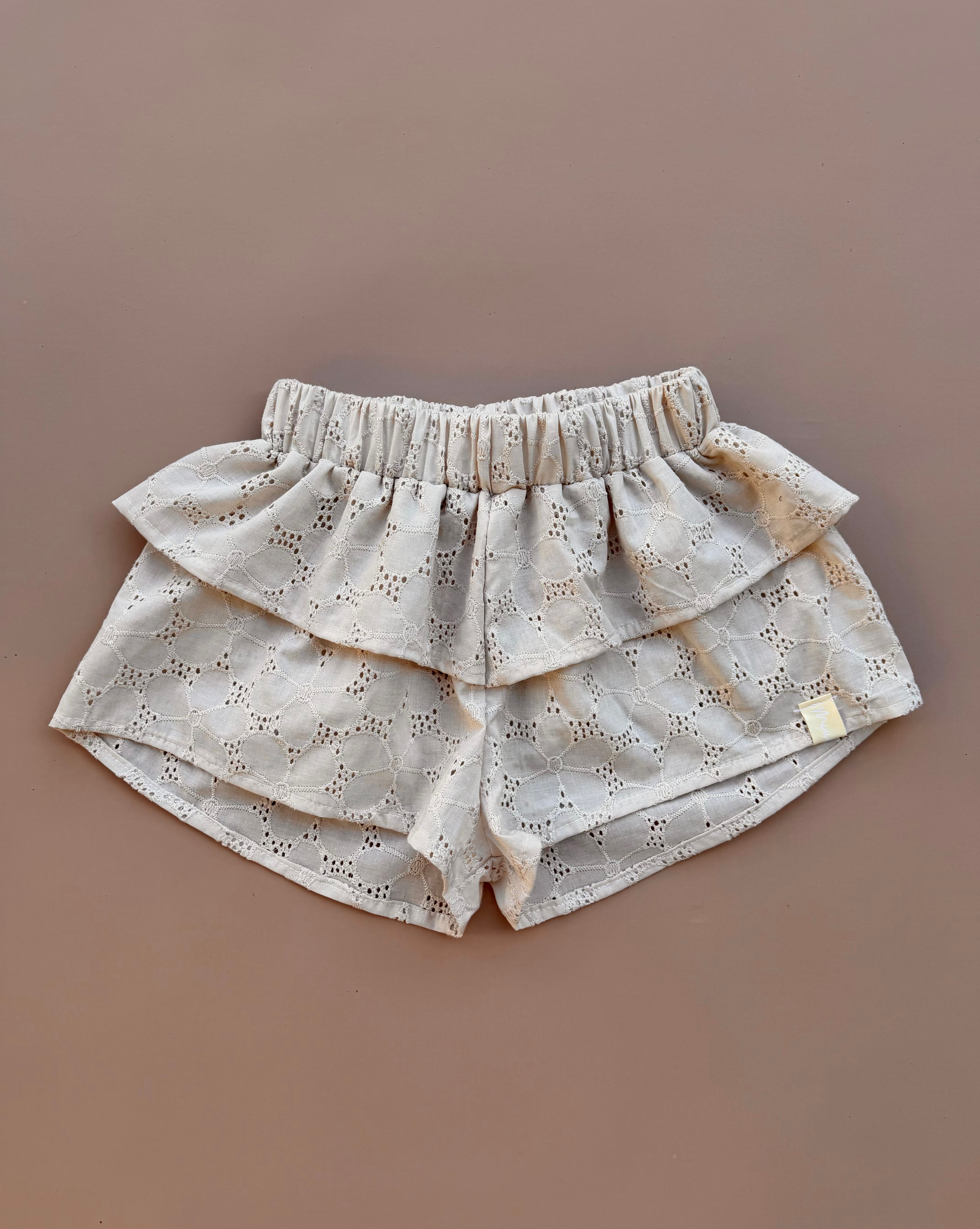 Kendall Shorts - Beige Broderie